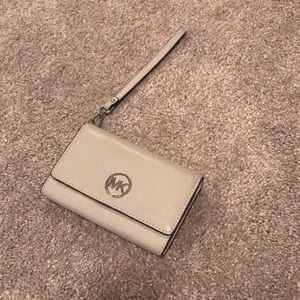 Michael Kors Wristlet Wallet